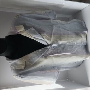 Forever 21 Woven 100% Rayon Shortsleeve Shirt Size Small